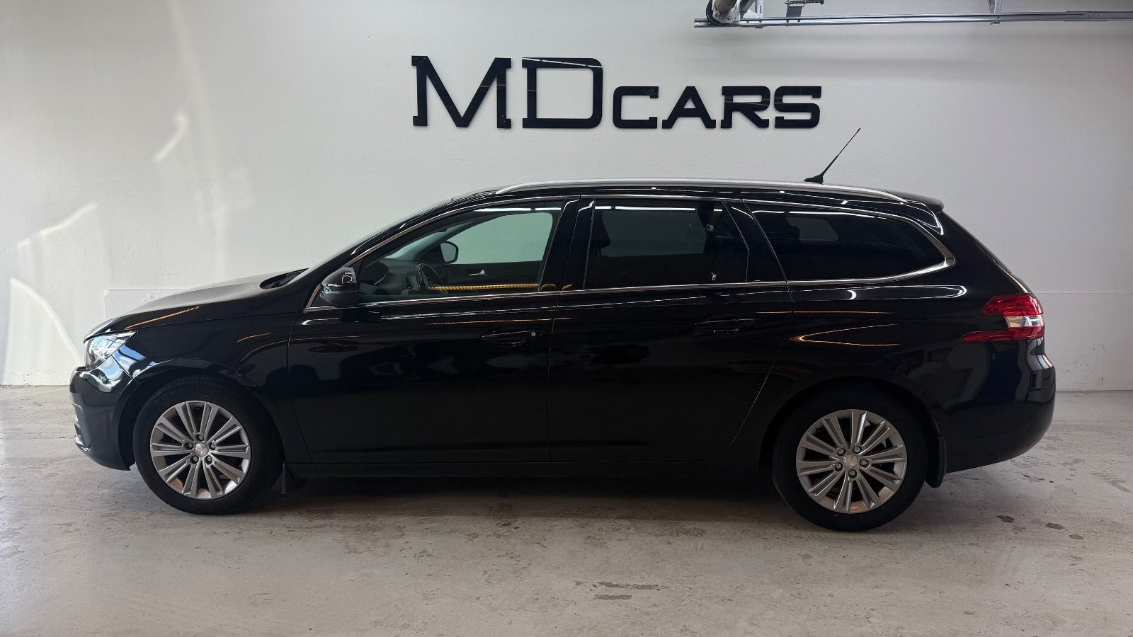 Sort Peugeot 308 fra 2017