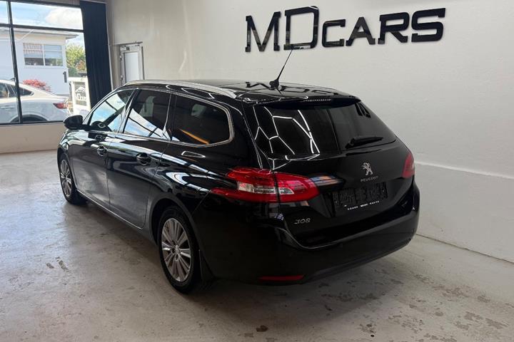 Sort Peugeot 308 fra 2017