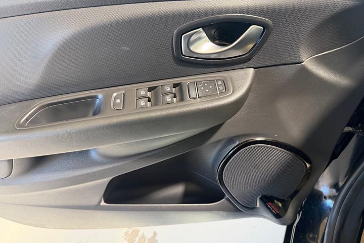 Sort Renault Clio IV fra 2016