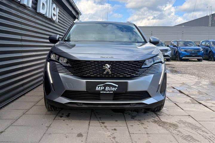 Sølv Peugeot 3008 fra 2022