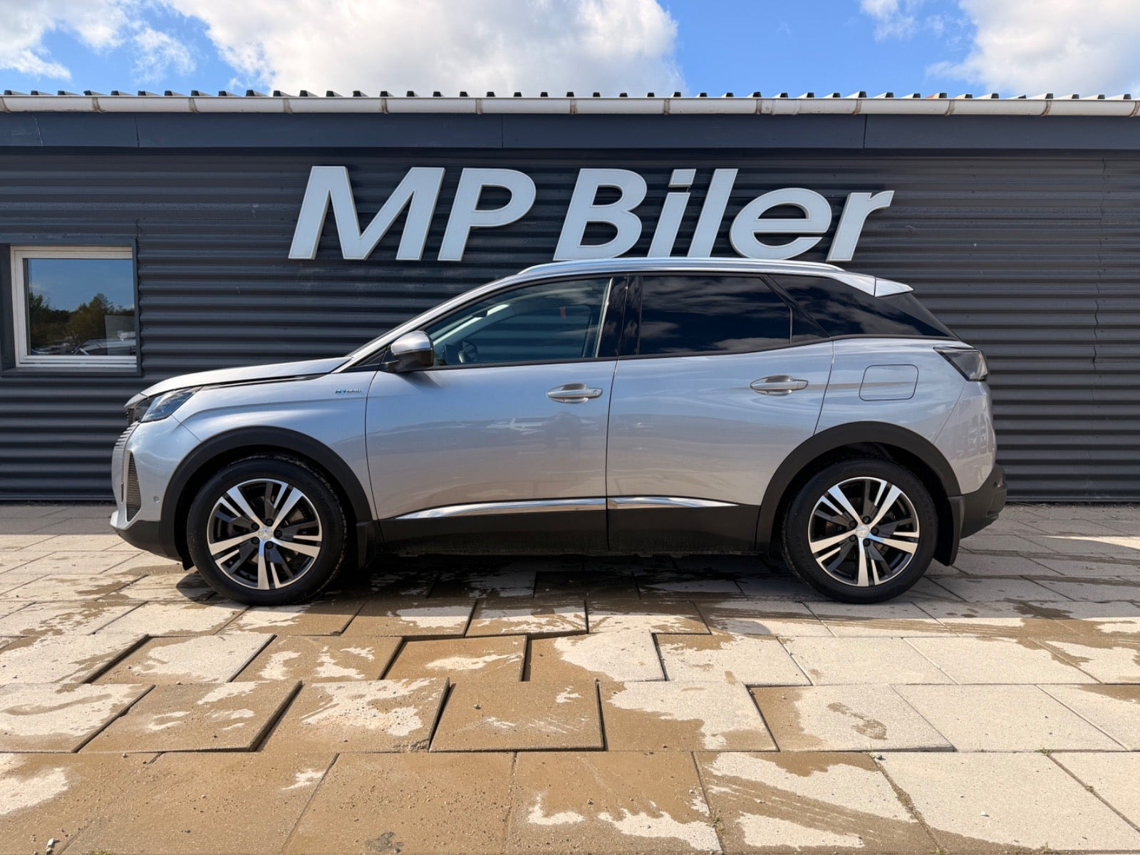 Sølv Peugeot 3008 fra 2022
