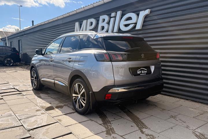 Sølv Peugeot 3008 fra 2022