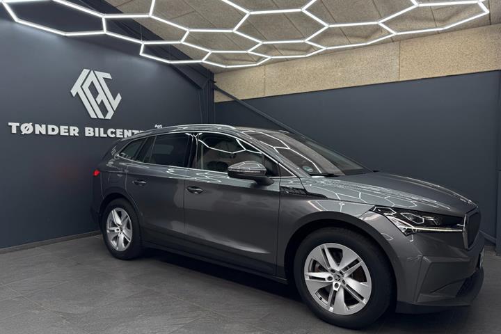 Grå Skoda Enyaq fra 2022