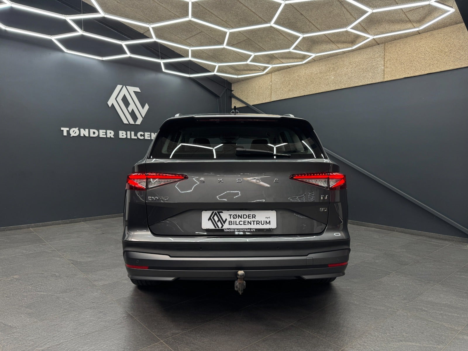 Grå Skoda Enyaq fra 2022