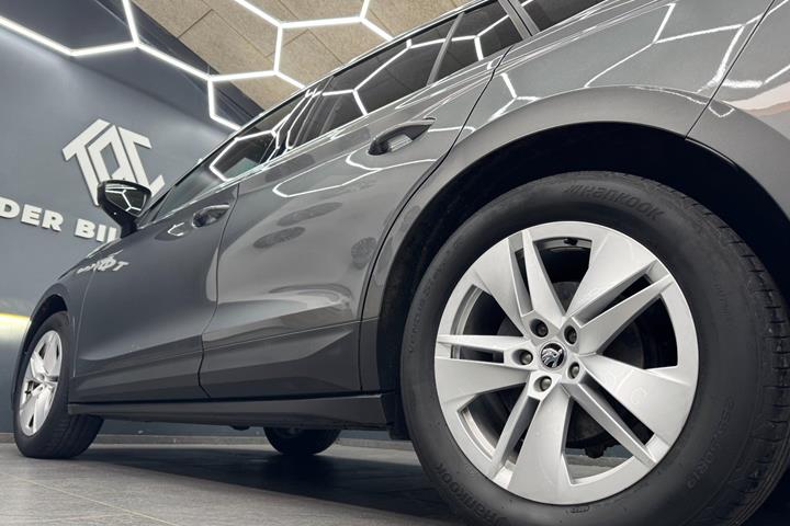 Grå Skoda Enyaq fra 2022