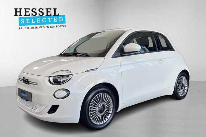 Hvid Fiat 500e fra 2024
