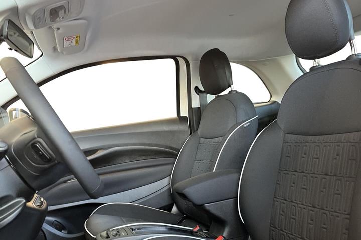 Hvid Fiat 500e fra 2024