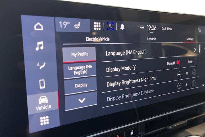 Hvid Fiat 500e fra 2024