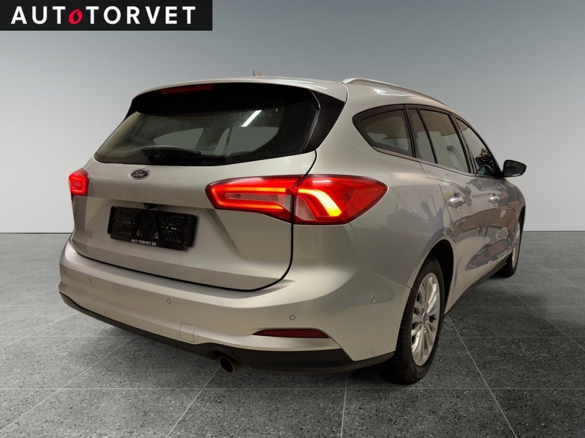 Sølv Ford Focus fra 2019