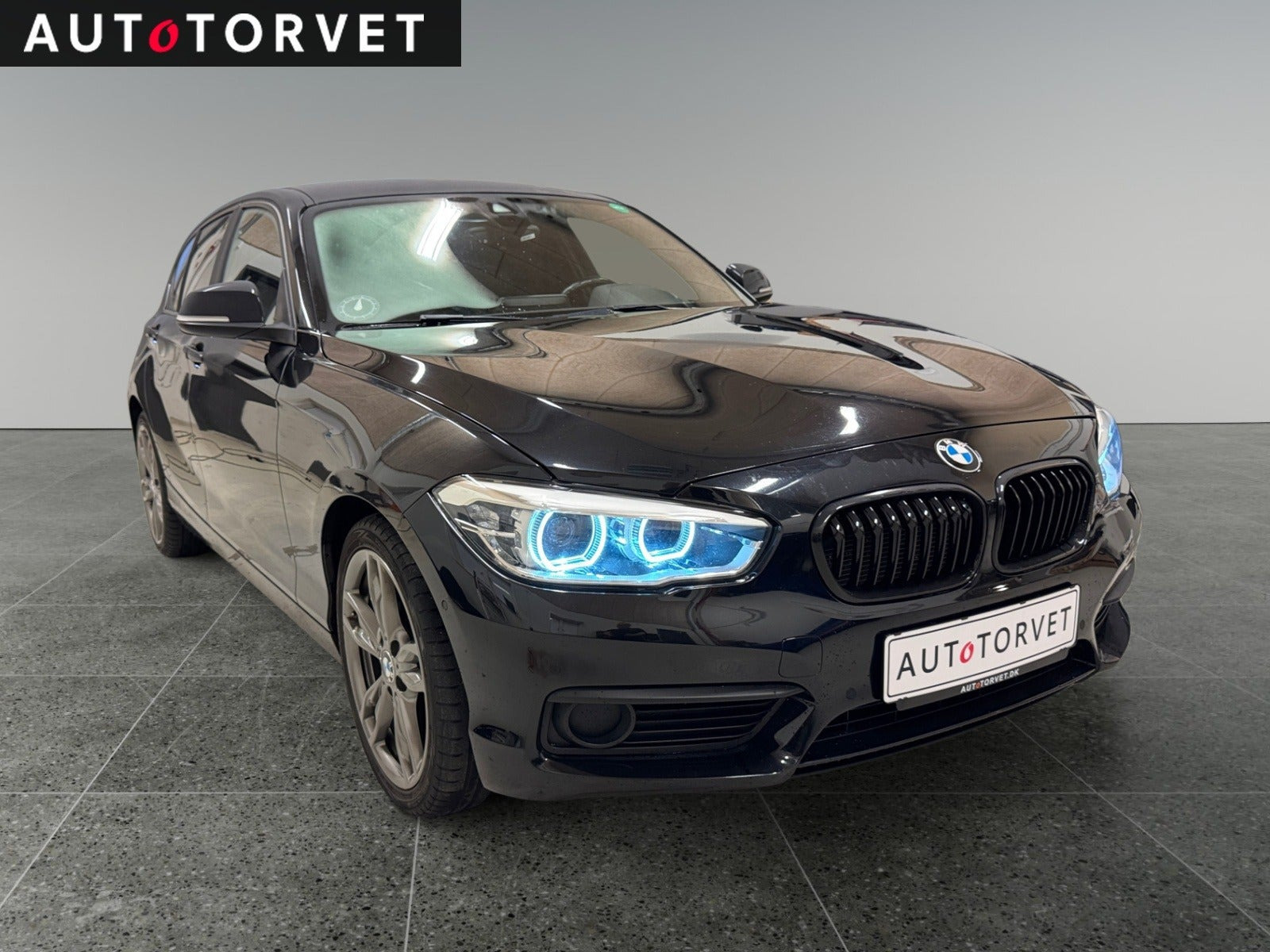Sort BMW 118i fra 2018