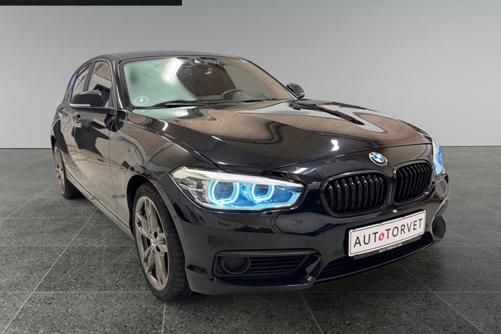 Sort BMW 118i fra 2018