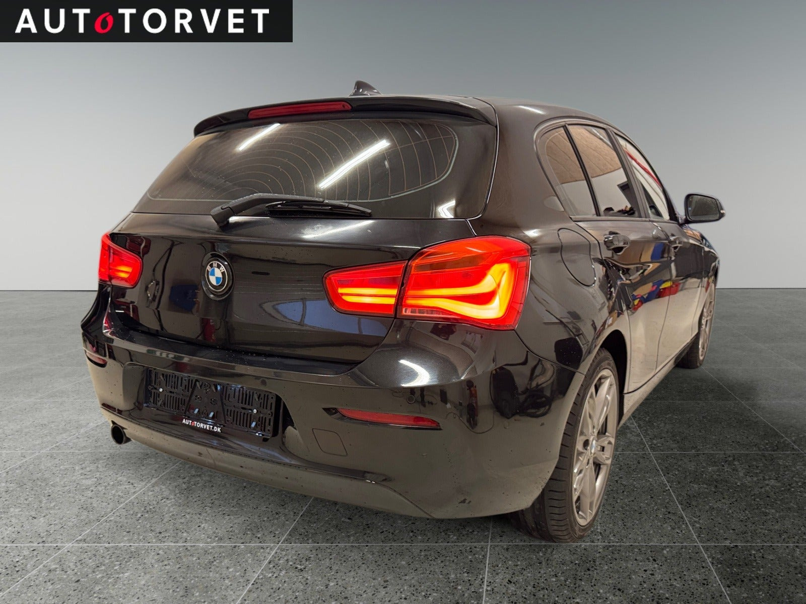Sort BMW 118i fra 2018