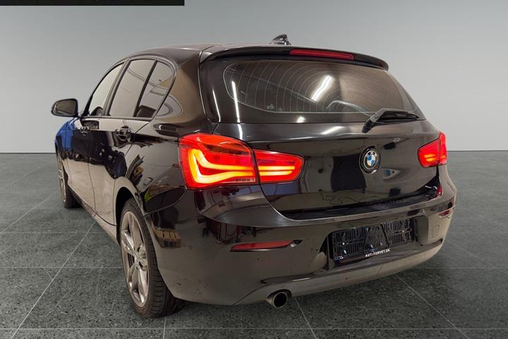 Sort BMW 118i fra 2018
