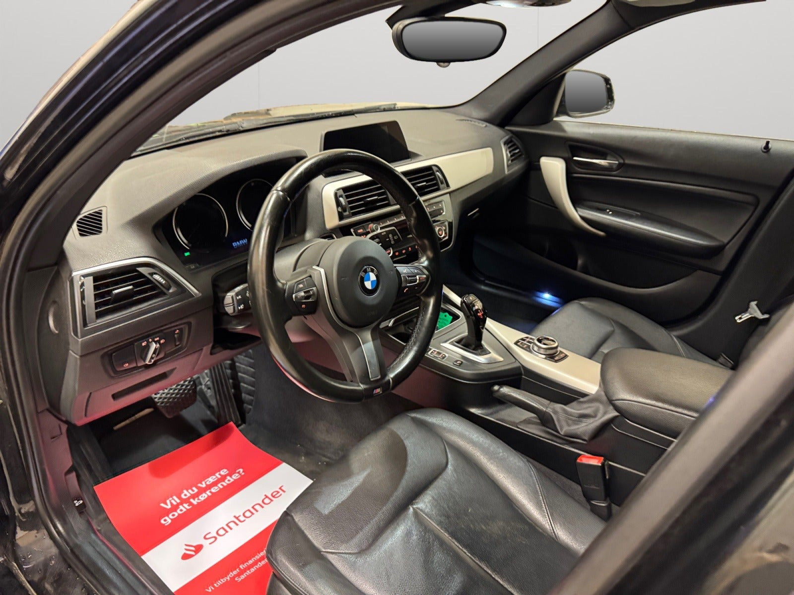 Sort BMW 118i fra 2018