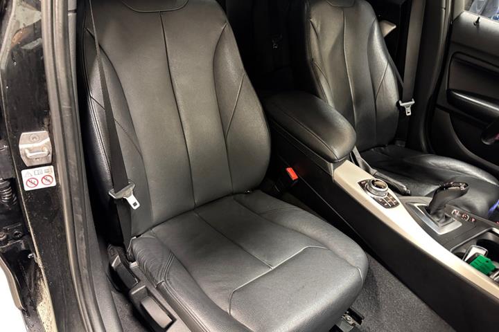 Sort BMW 118i fra 2018