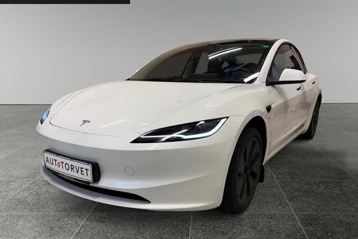Hvid Tesla Model 3 fra 2025