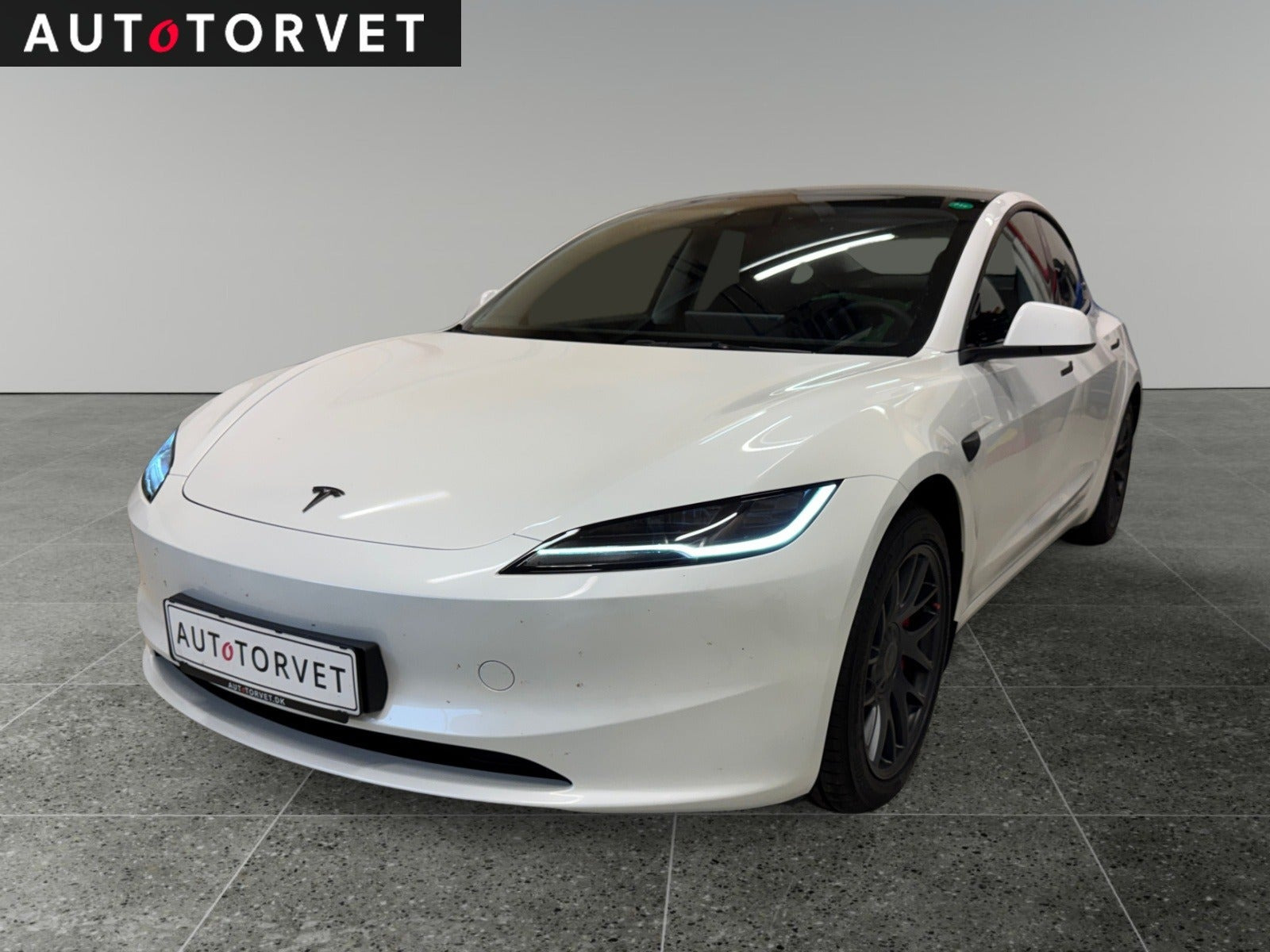 Tesla Model 3 RWD