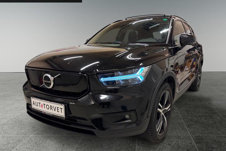 Sort Volvo XC40 fra 2021 set udefra