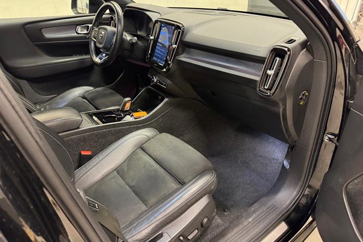 Sort Volvo XC40 fra 2021
