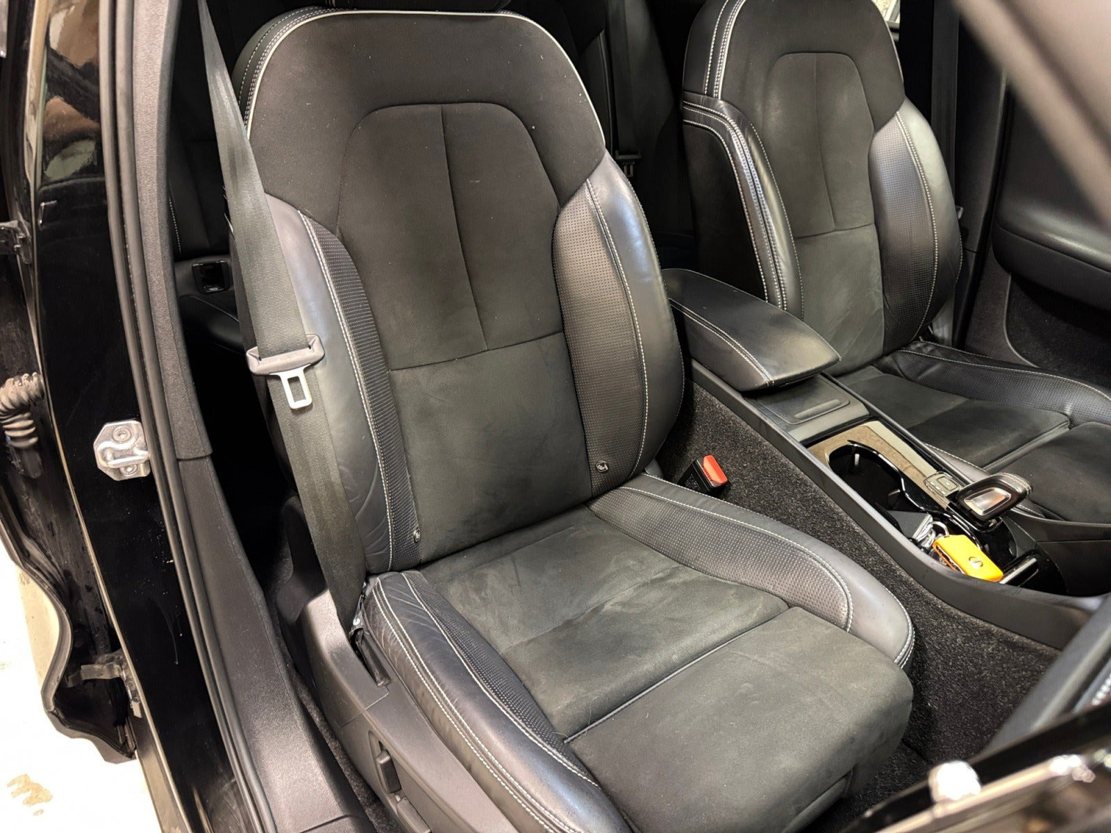 Sort Volvo XC40 fra 2021