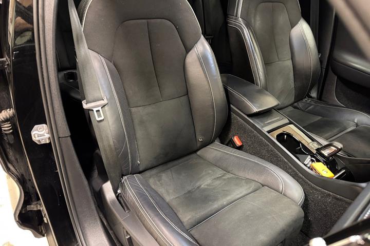 Sort Volvo XC40 fra 2021