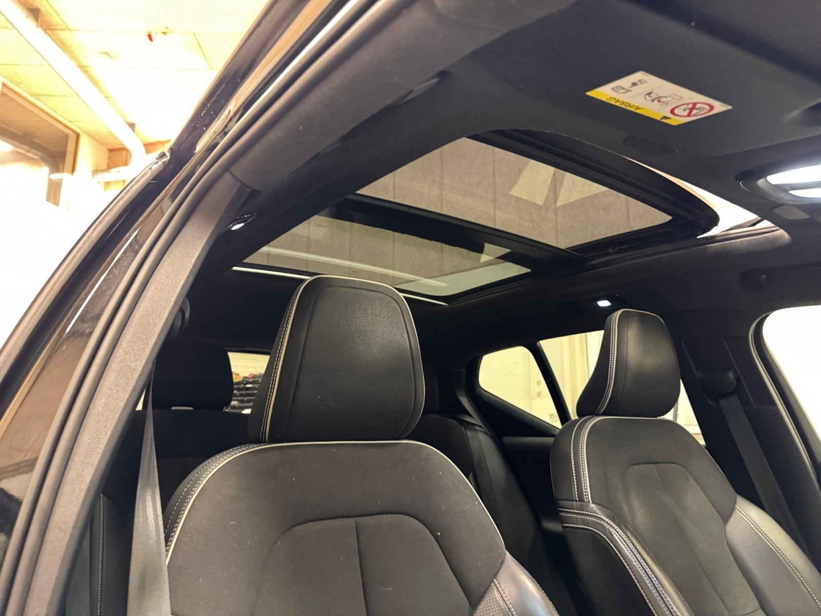 Sort Volvo XC40 fra 2021