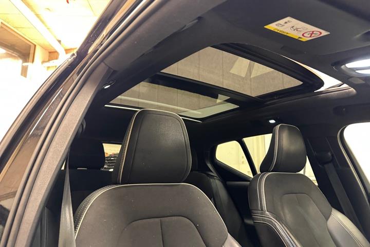 Sort Volvo XC40 fra 2021