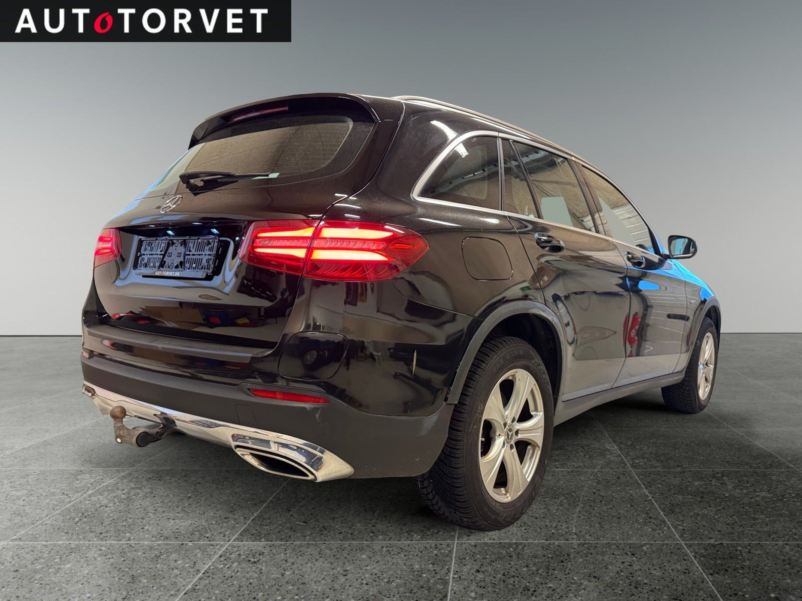 Sort Mercedes GLC350 e fra 2017