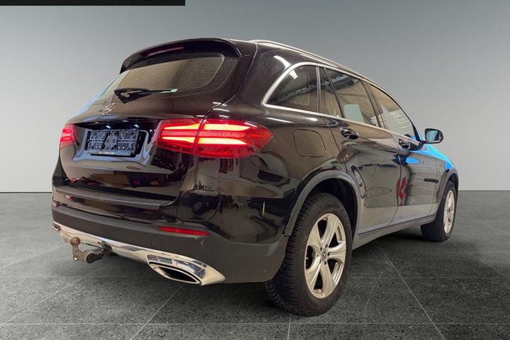 Sort Mercedes GLC350 e fra 2017