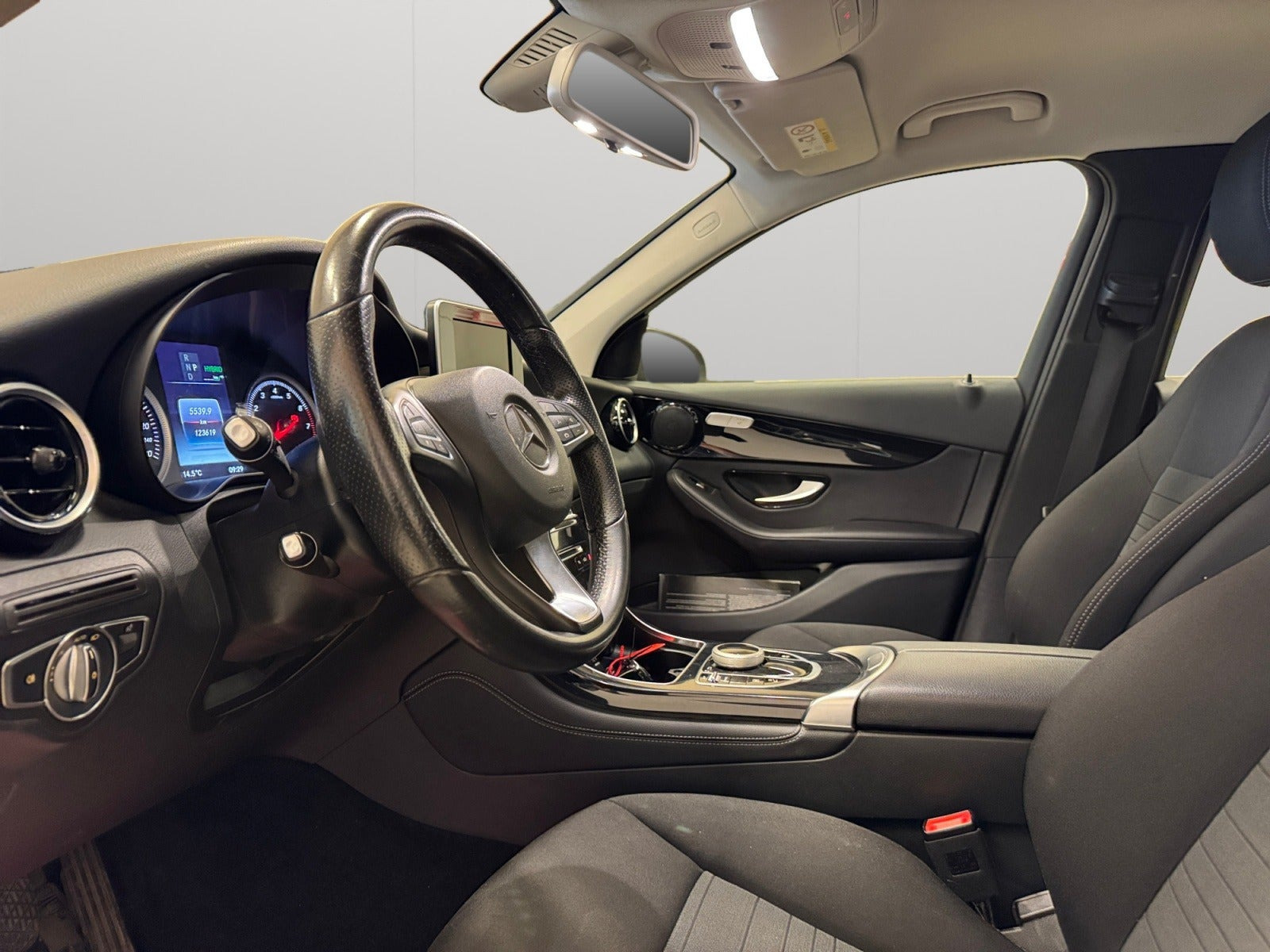 Sort Mercedes GLC350 e fra 2017