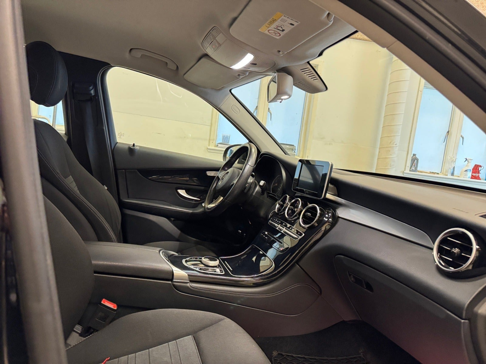 Sort Mercedes GLC350 e fra 2017