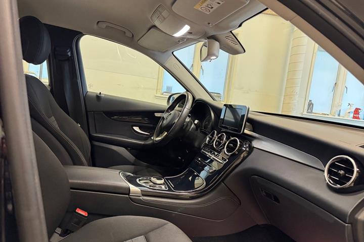 Sort Mercedes GLC350 e fra 2017