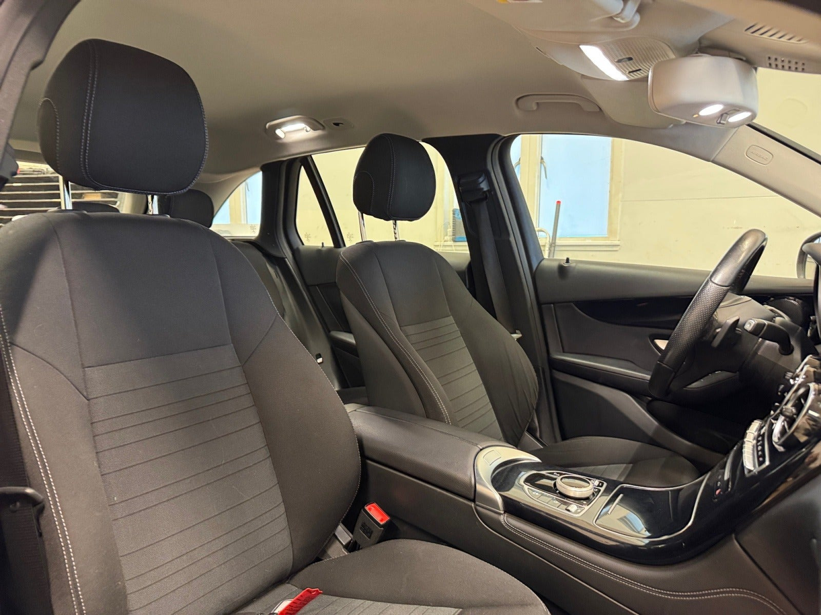 Sort Mercedes GLC350 e fra 2017