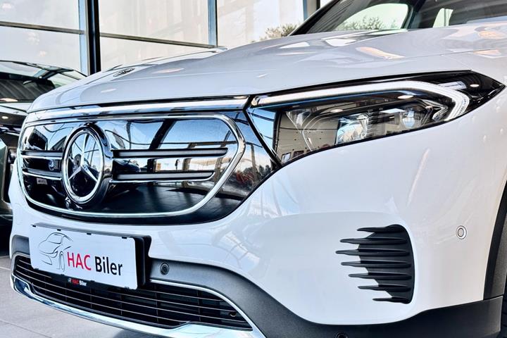 Gul Mercedes EQB250+ fra 2023
