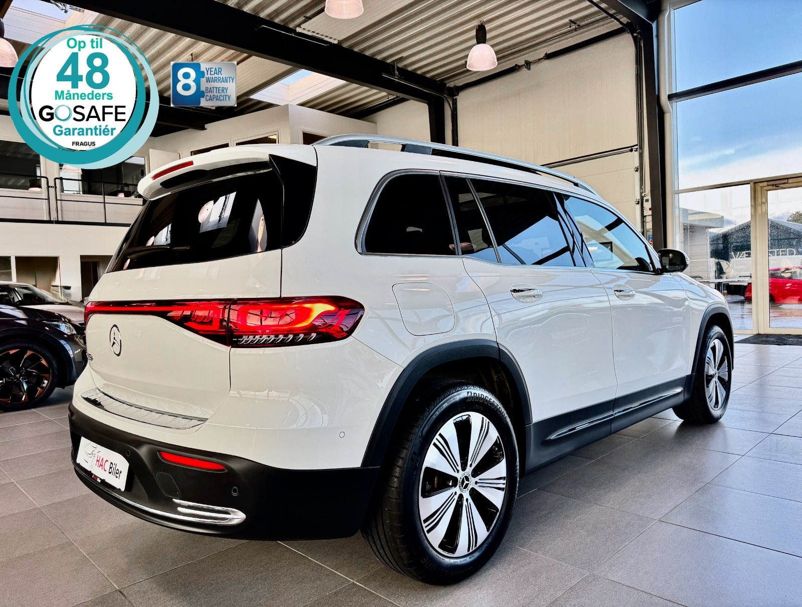 Gul Mercedes EQB250+ fra 2023