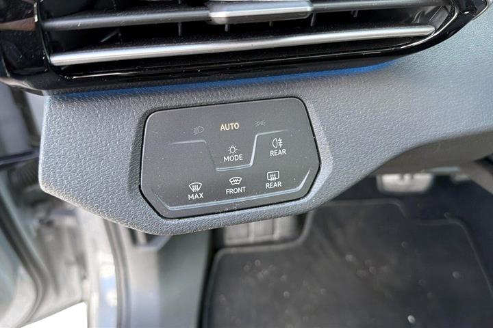 Grå VW ID.4 fra 2023