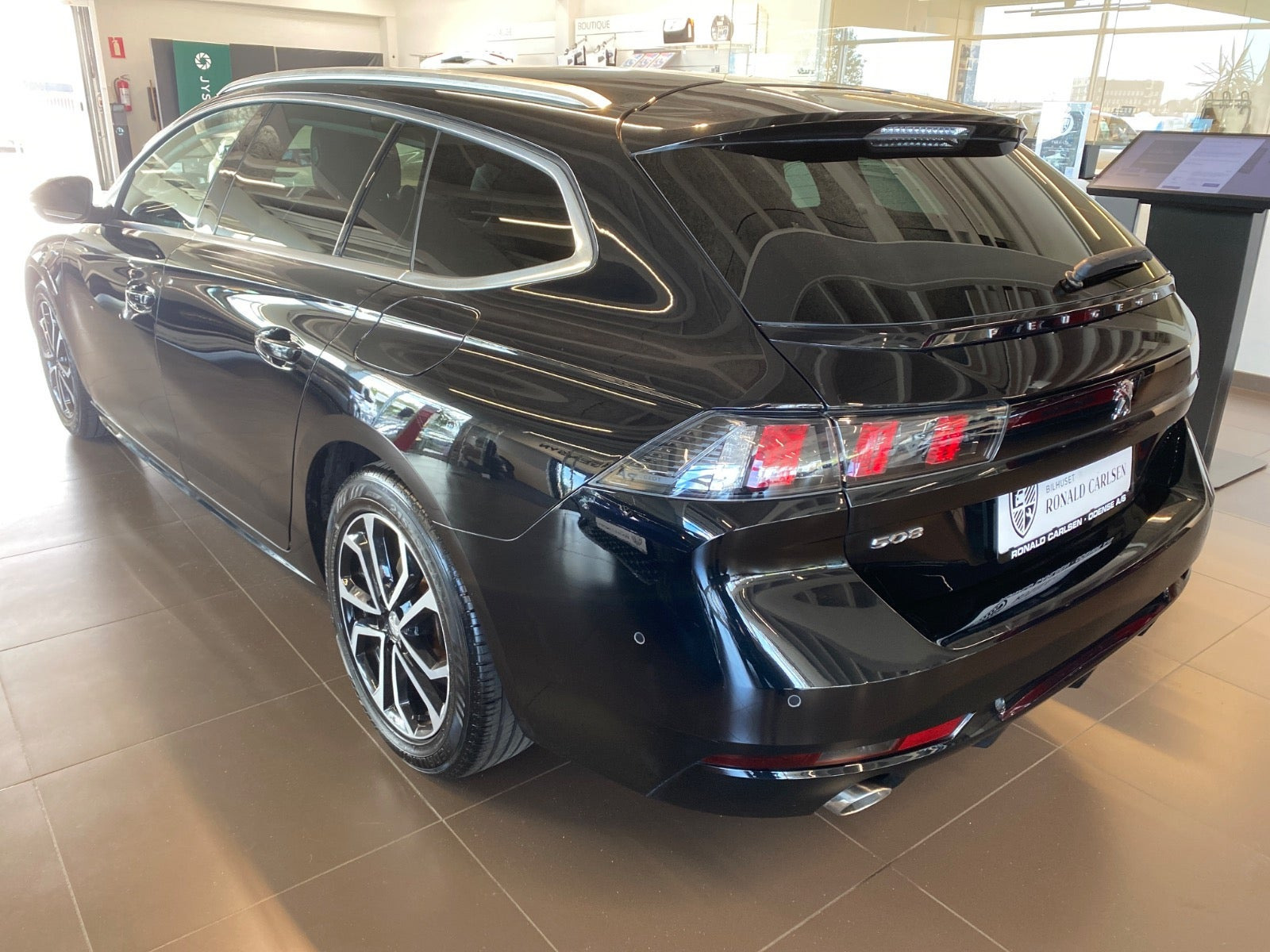 Sort Peugeot 508 fra 2021