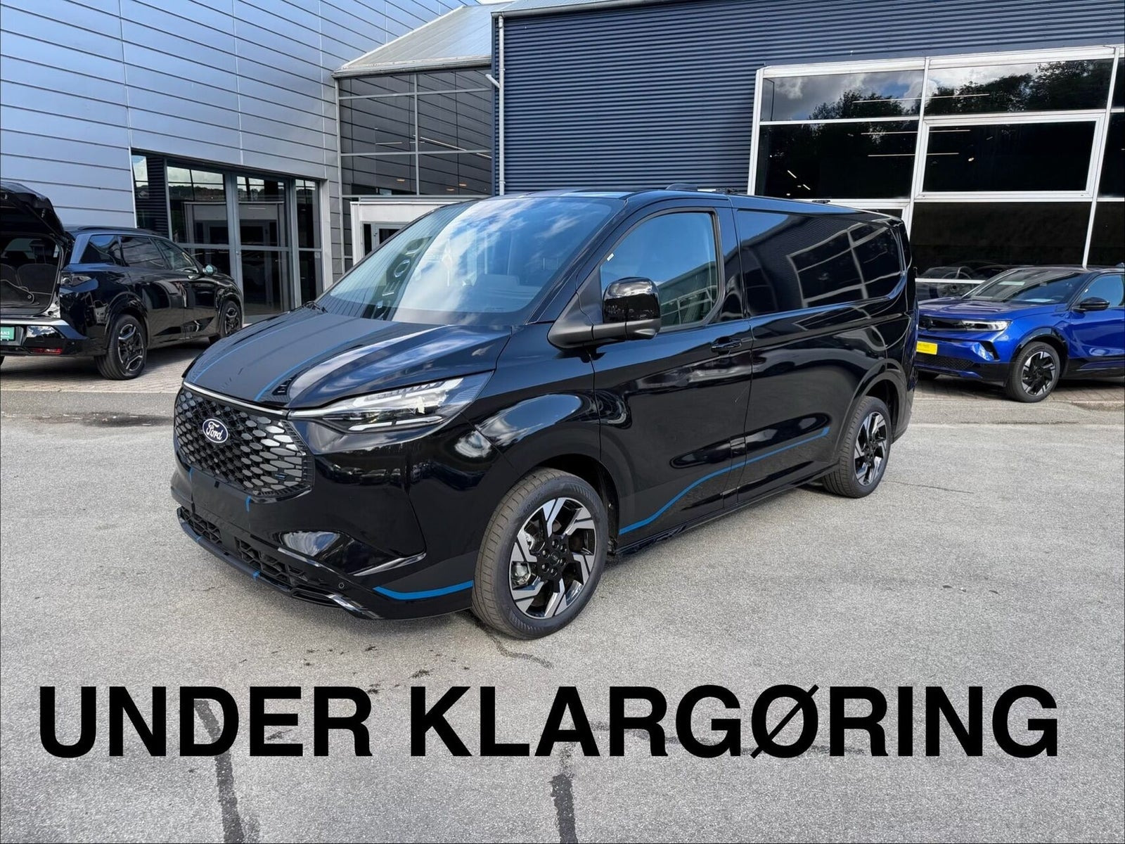 Ford E-Transit Custom 320 L1 64 Sport