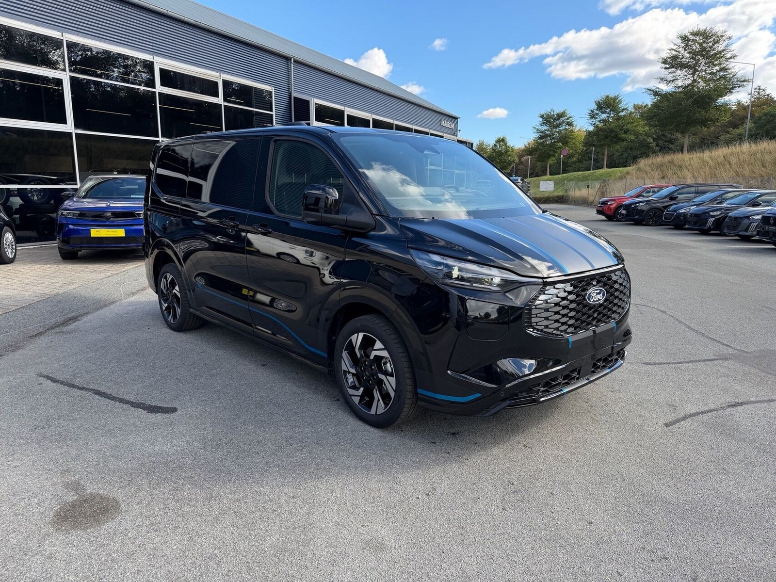 Sort Ford E-Transit Custom 320 L1 fra 2026