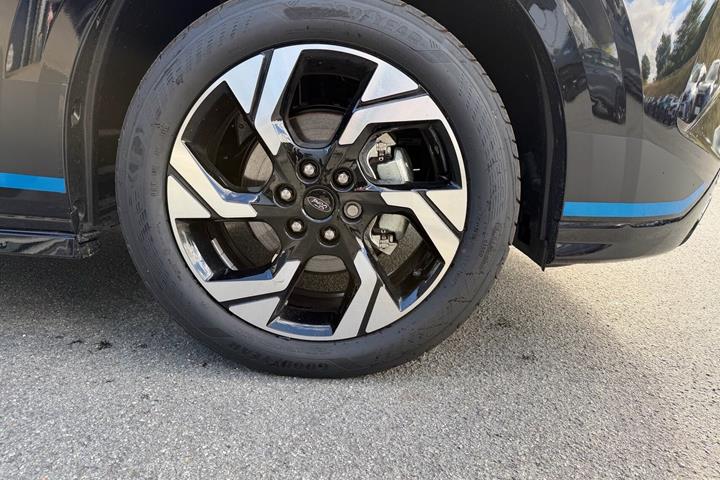 Sort Ford E-Transit Custom 320 L1 fra 2026