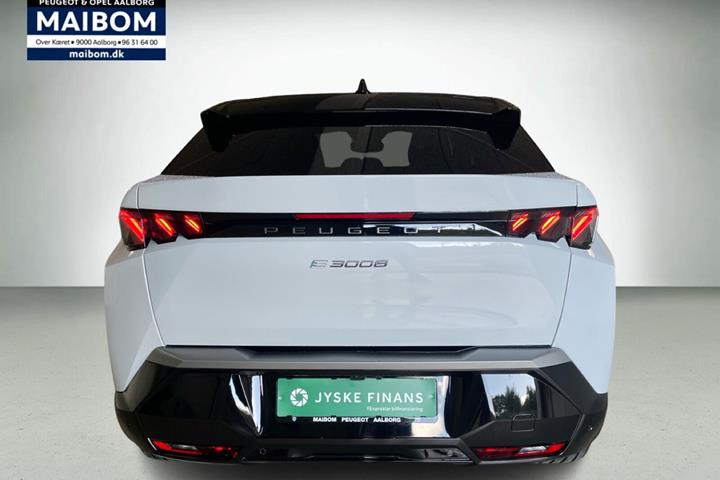 Hvid Peugeot e-3008 fra 2024