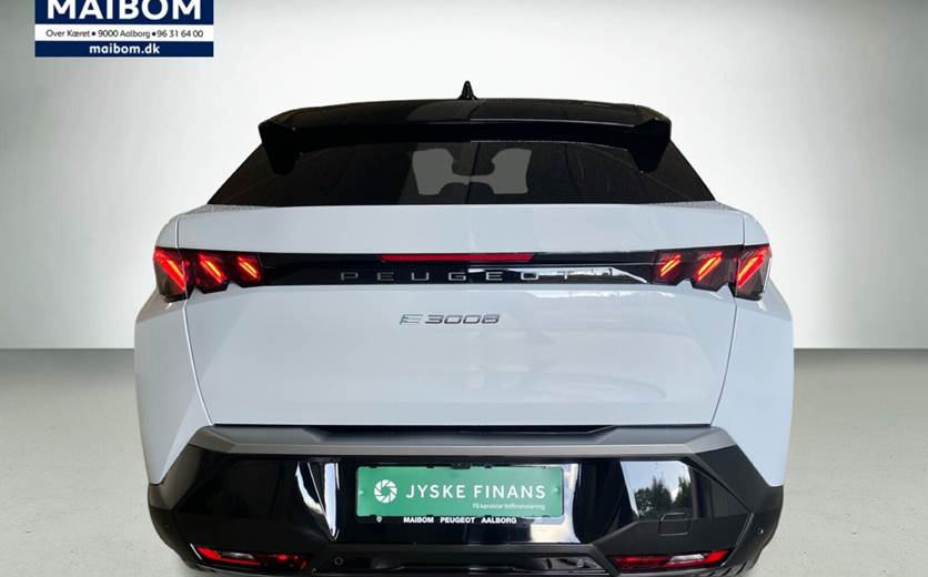 Peugeot e-3008 77 GT Pack