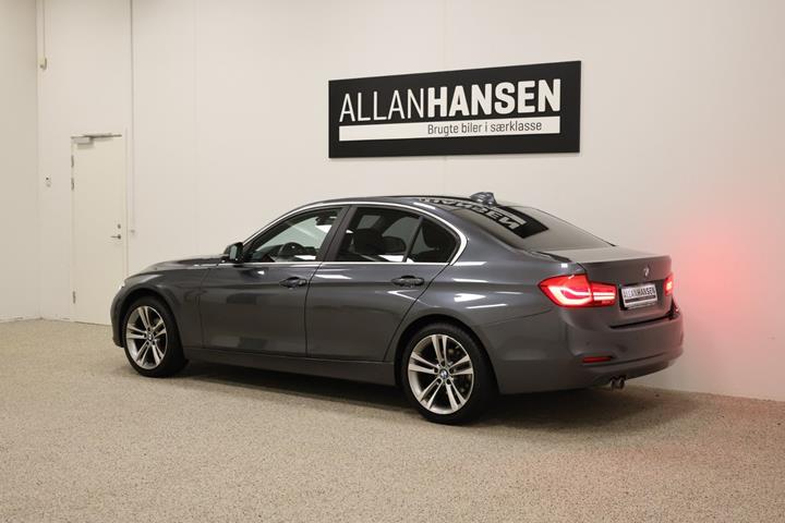 Grå BMW 320i fra 2019
