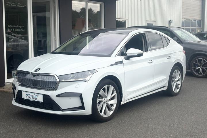 Hvid Skoda Enyaq fra 2023