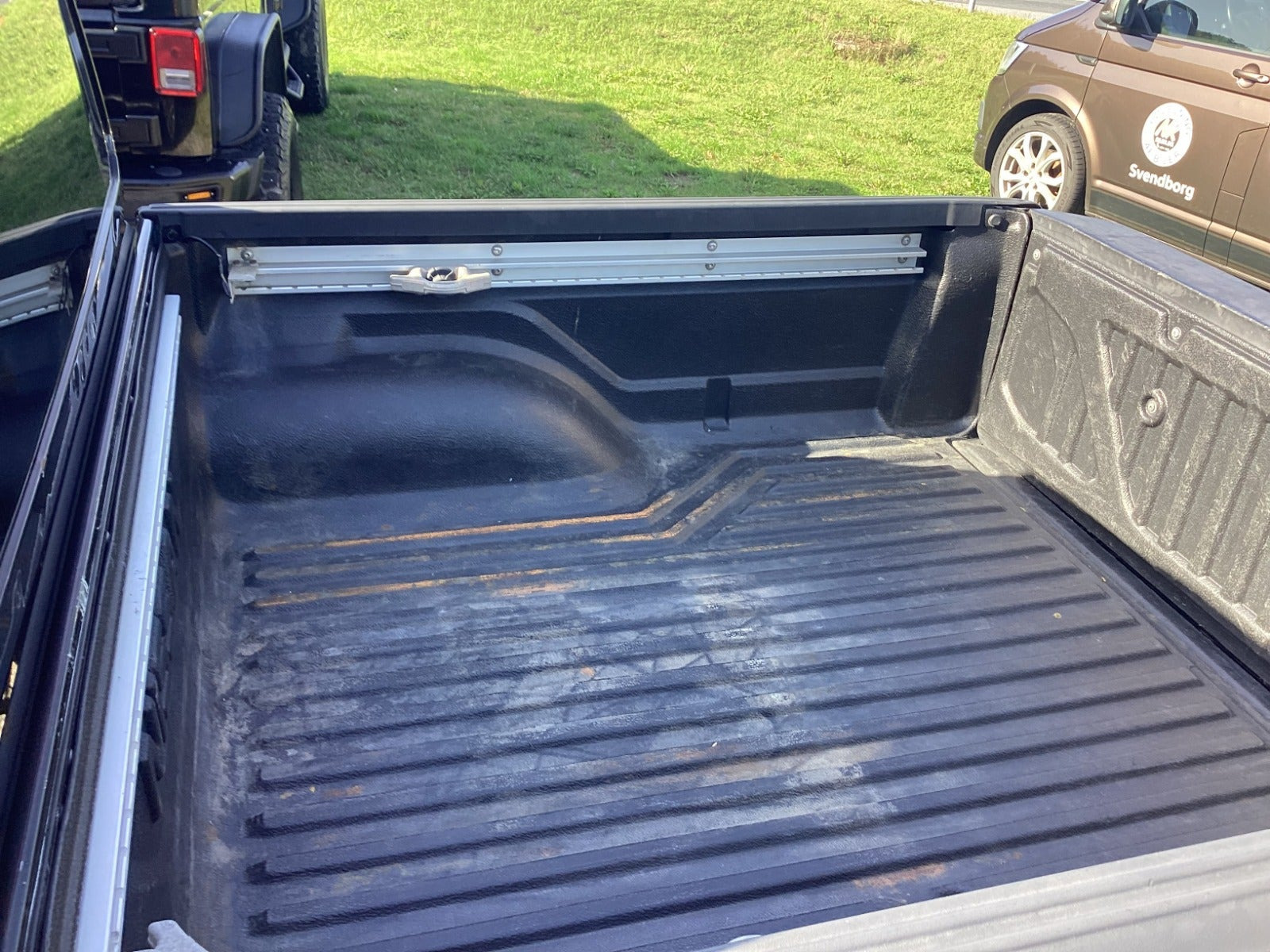 Sort Nissan Navara fra 2016