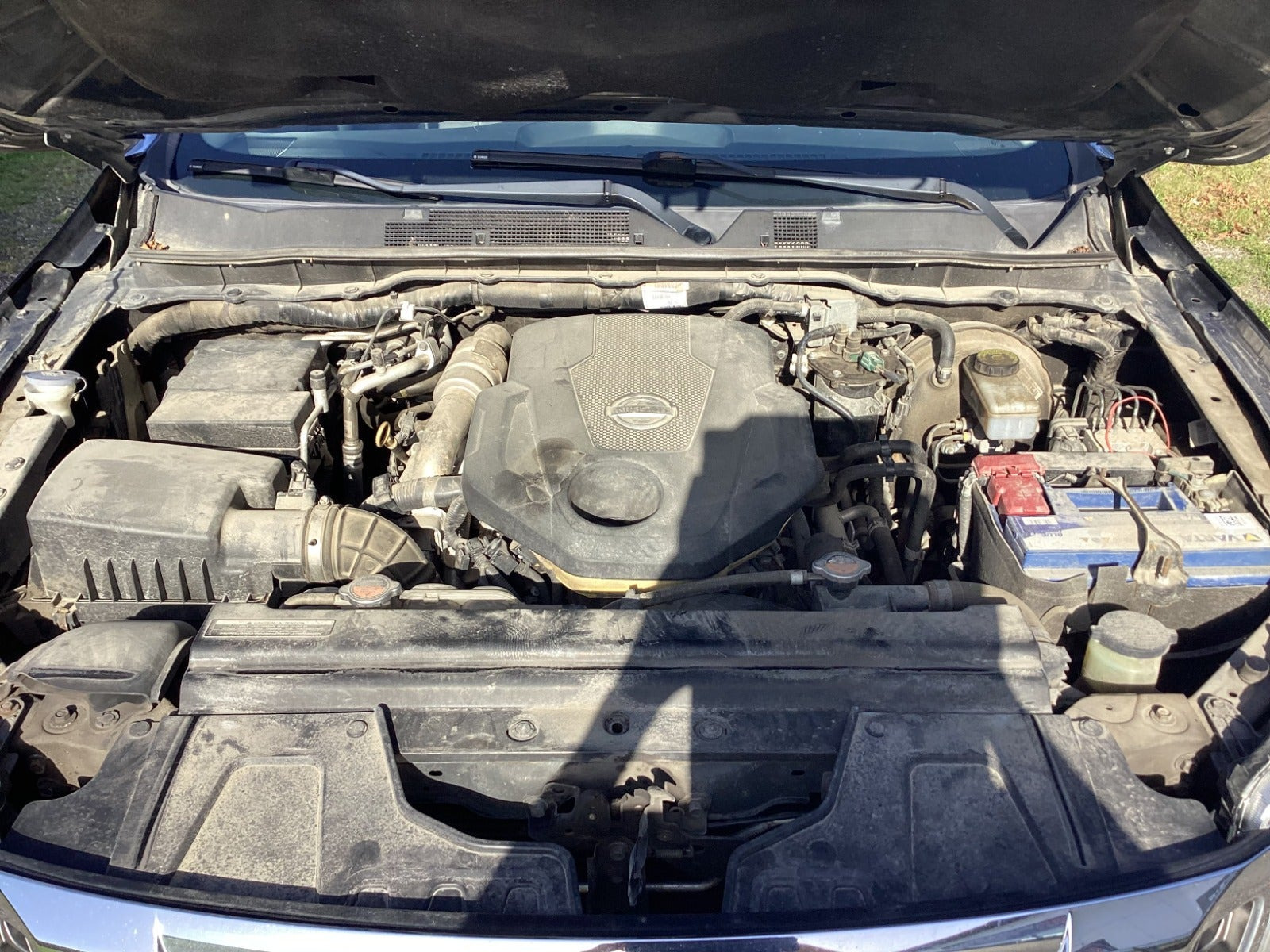 Sort Nissan Navara fra 2016
