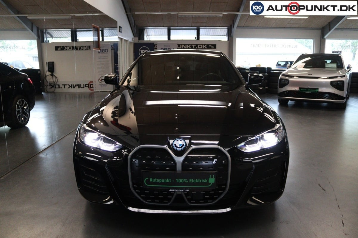Sort BMW i4 fra 2023