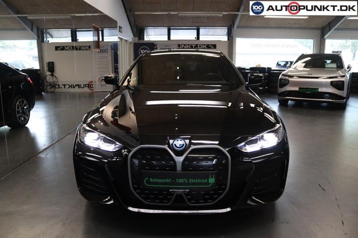 Sort BMW i4 fra 2023