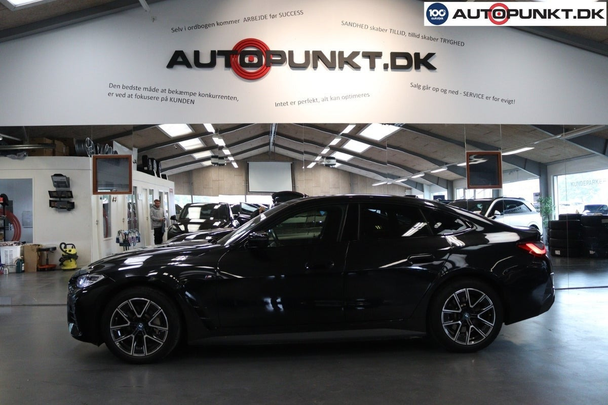 Sort BMW i4 fra 2023