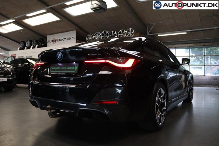 Sort BMW i4 fra 2023